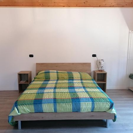 Agriturismo bio Apipoli Lucino Esterno foto