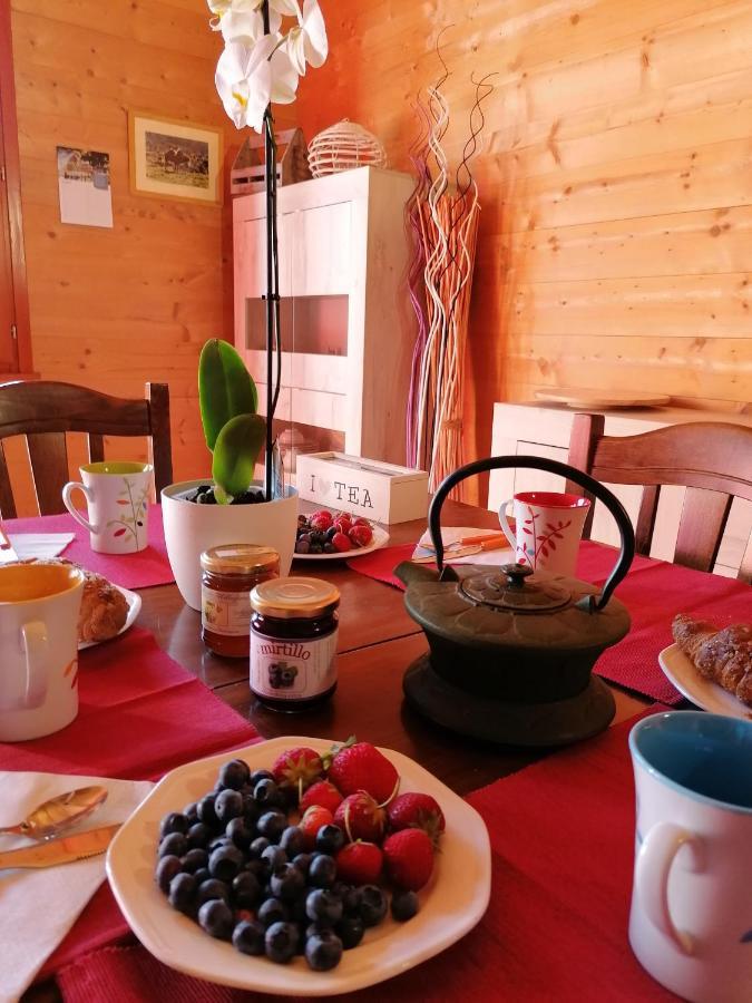 Agriturismo bio Apipoli Lucino Esterno foto
