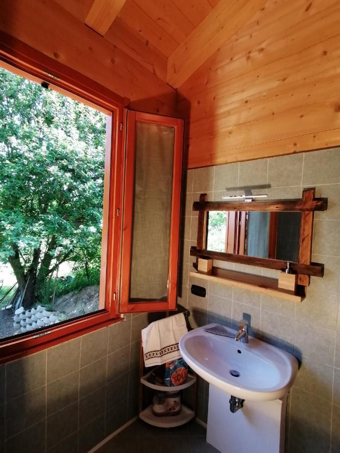 Agriturismo bio Apipoli Lucino Esterno foto