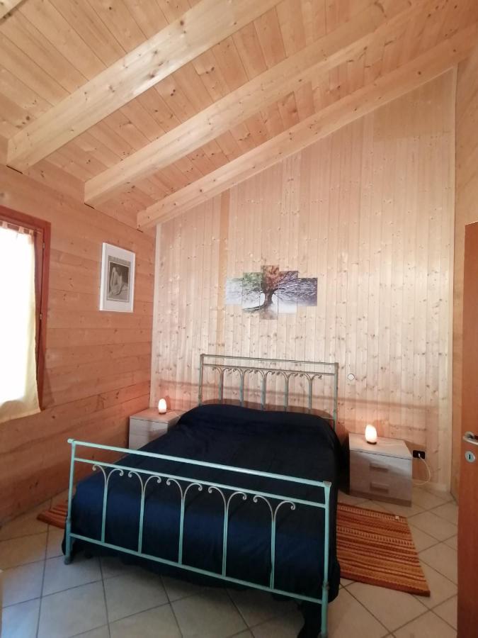 Agriturismo bio Apipoli Lucino Esterno foto