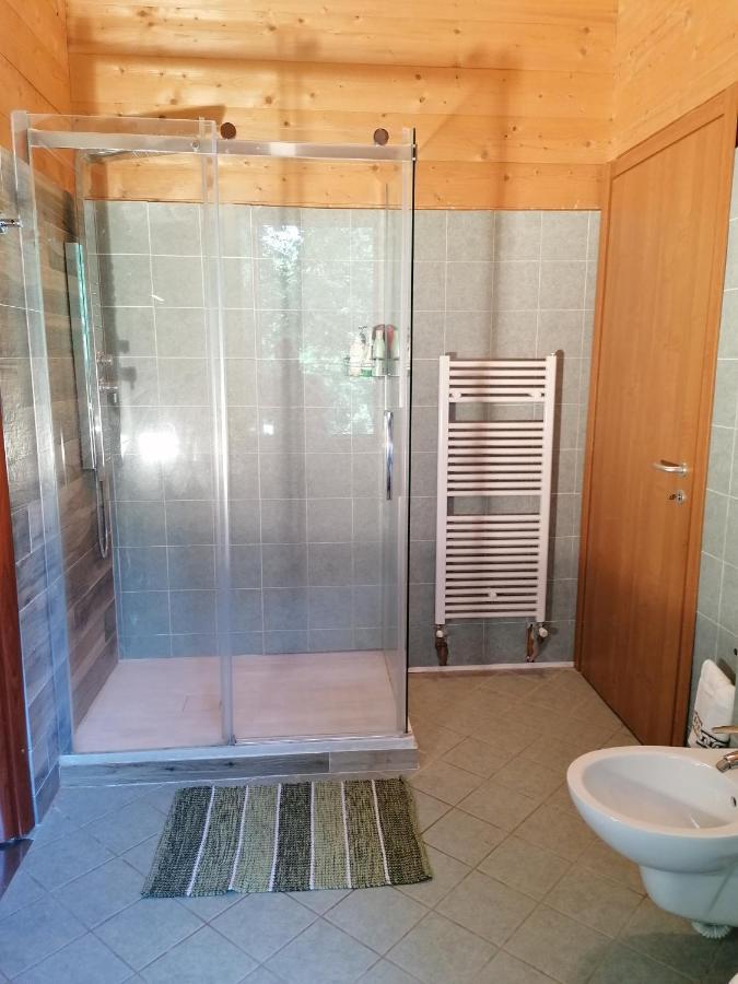Agriturismo bio Apipoli Lucino Esterno foto