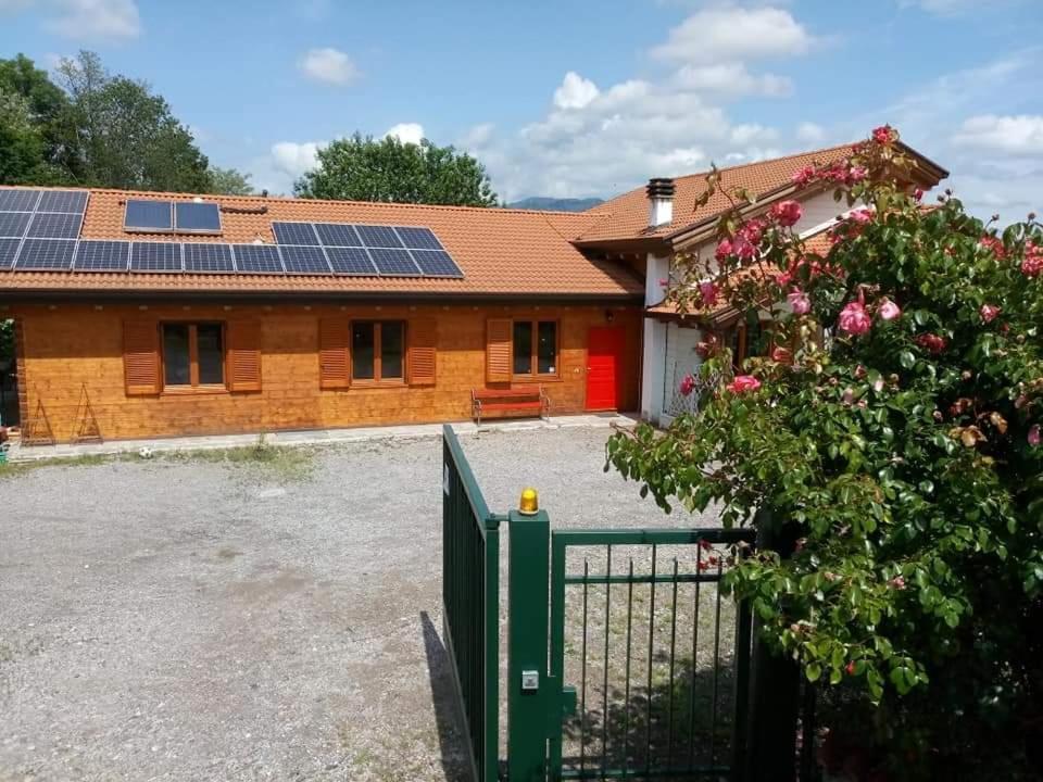 Agriturismo bio Apipoli Lucino Esterno foto