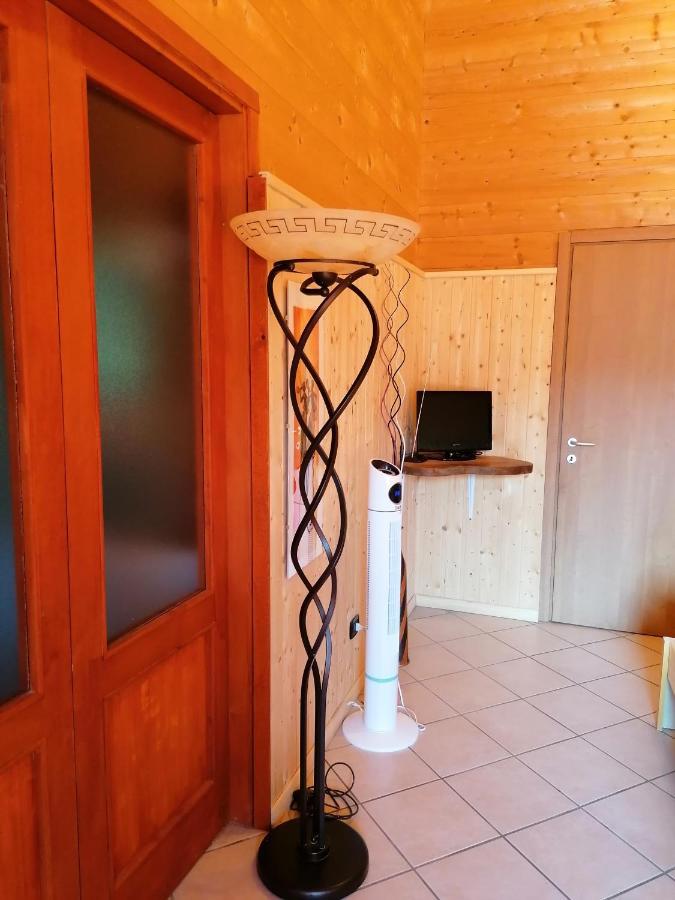 Agriturismo bio Apipoli Lucino Esterno foto