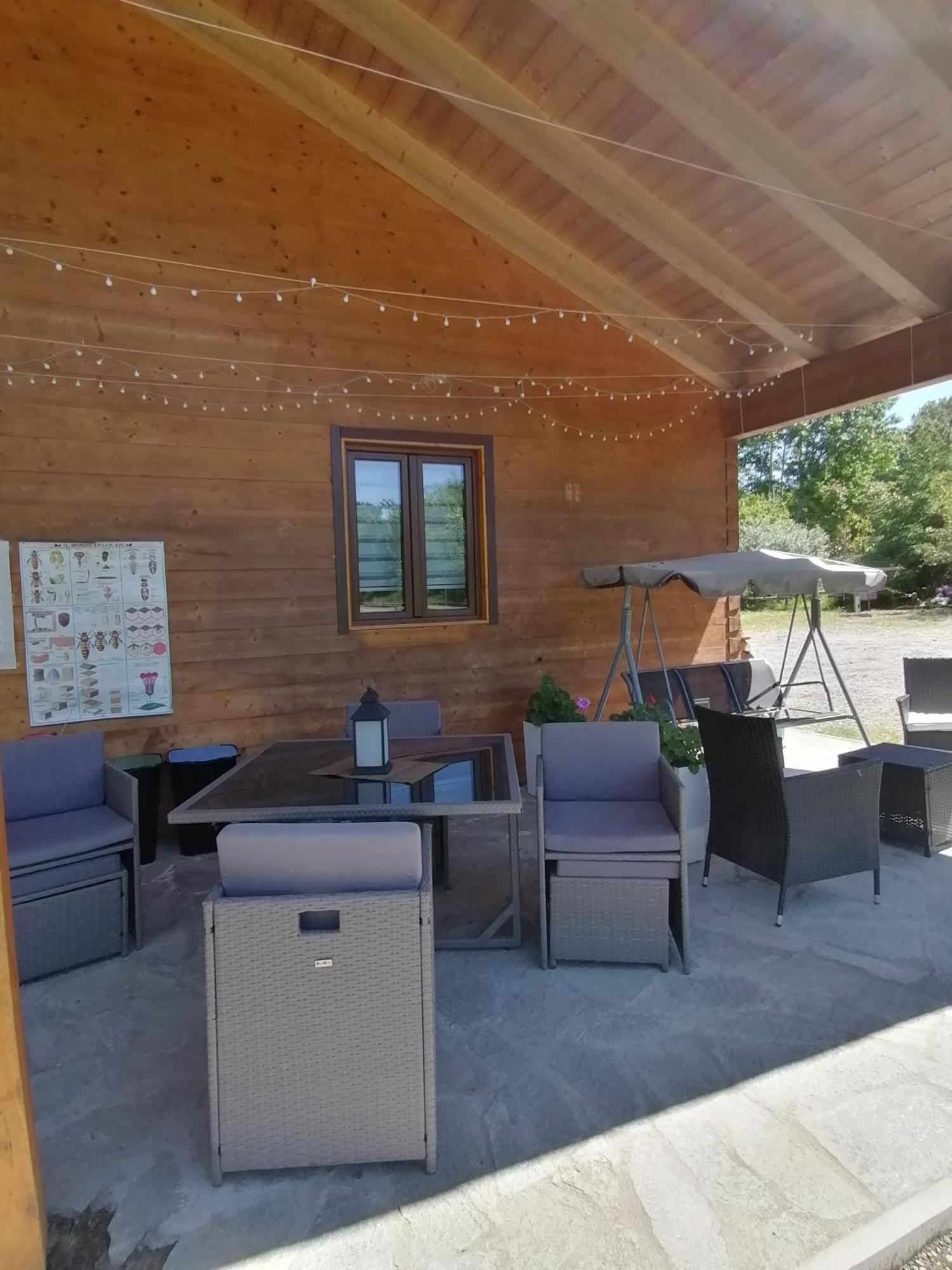 Agriturismo bio Apipoli Lucino Esterno foto